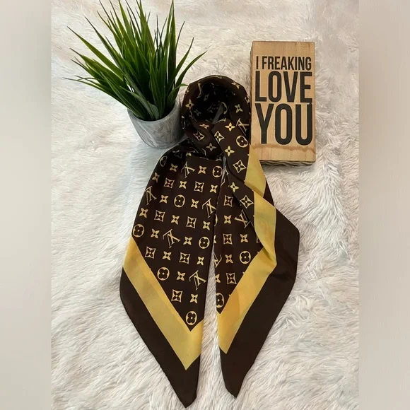 Authentic Vintage Louis Vuitton Large Monogram Silk Scarf - Picture 4 of 15